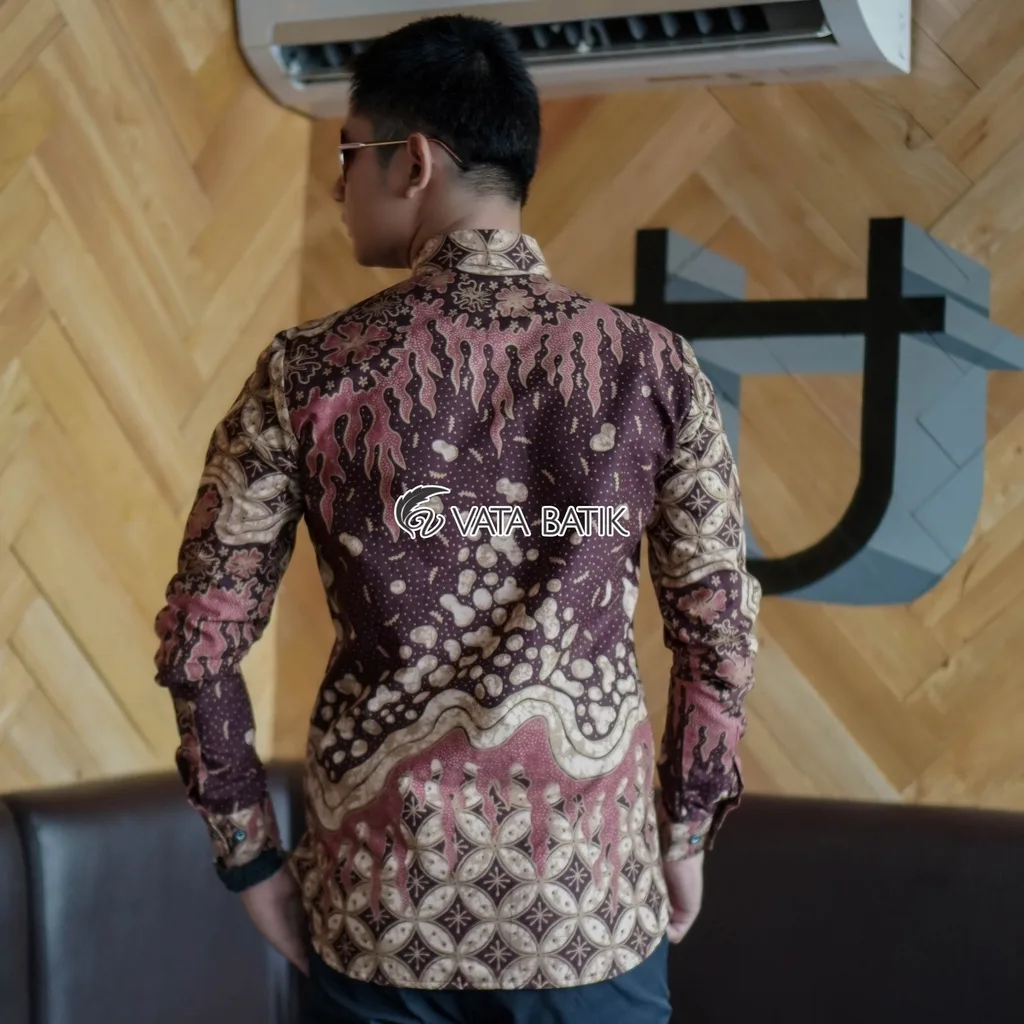 Foto 2 Kemeja Batik Slimfit Premium Vata11P21N